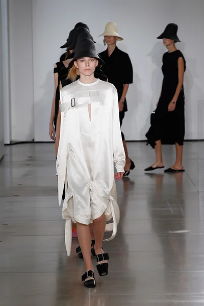 Look 44